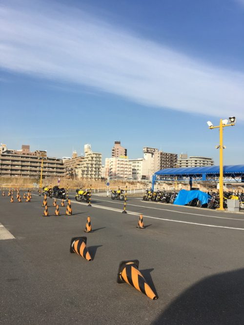 コヤマドライビングスクール横浜校のスラローム